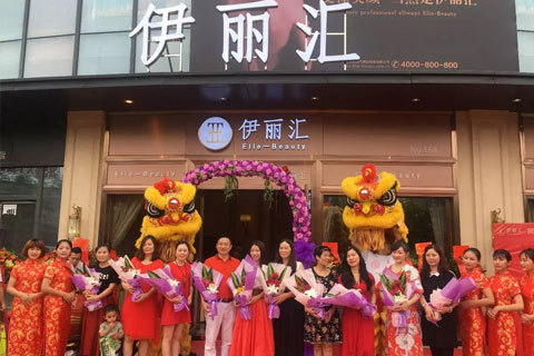 月收过万离职去做美容师，朋友都觉得她疯了，然而···
