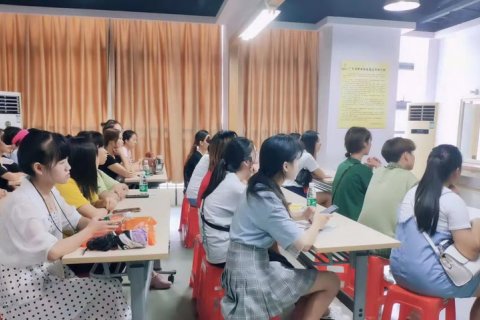 挑选好化妆培训学校具体分析