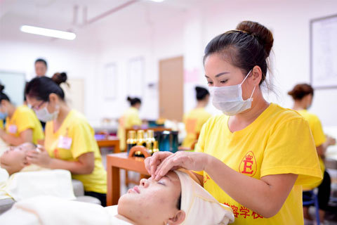 佛山顺德美容学校那个美容学校好