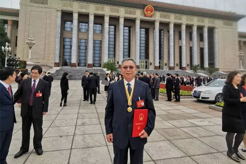 赵鹏飞院长赴京出席全国教师节表彰大会受到党和国家领导人接见